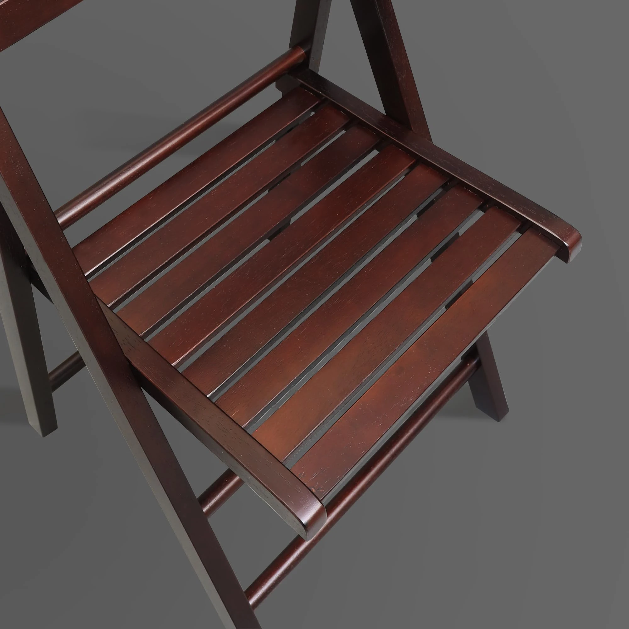 Sedia pieghevole in legno marrone scuro