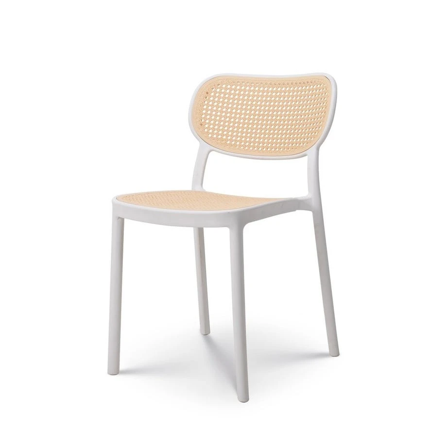 Sedia in resina e vimini in rattan