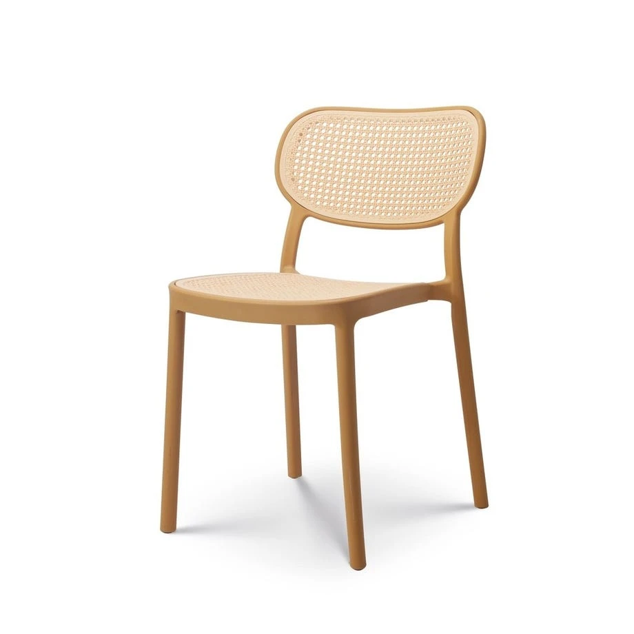 Sedia in resina e vimini in rattan